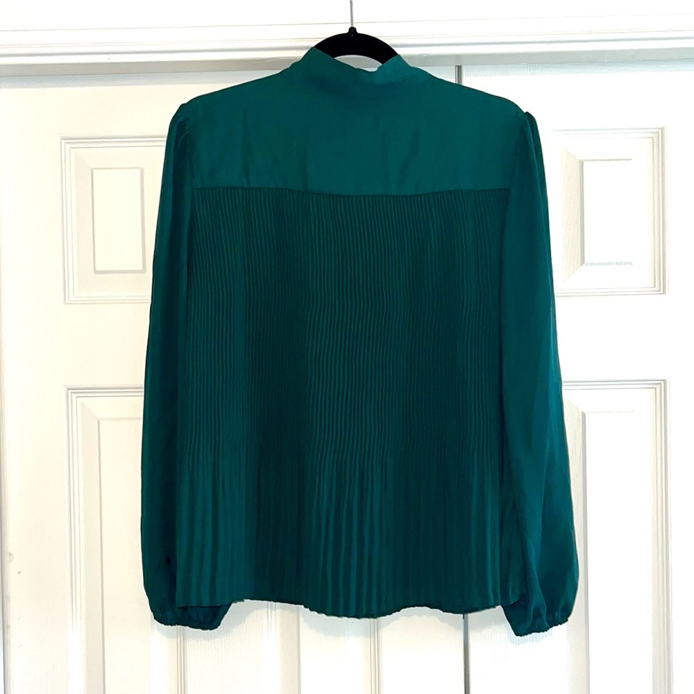 Nanette Lepore Womens Large Blouse Green Pleated L/S Tie Neck Pullover 19322 - Picture 2 of 5